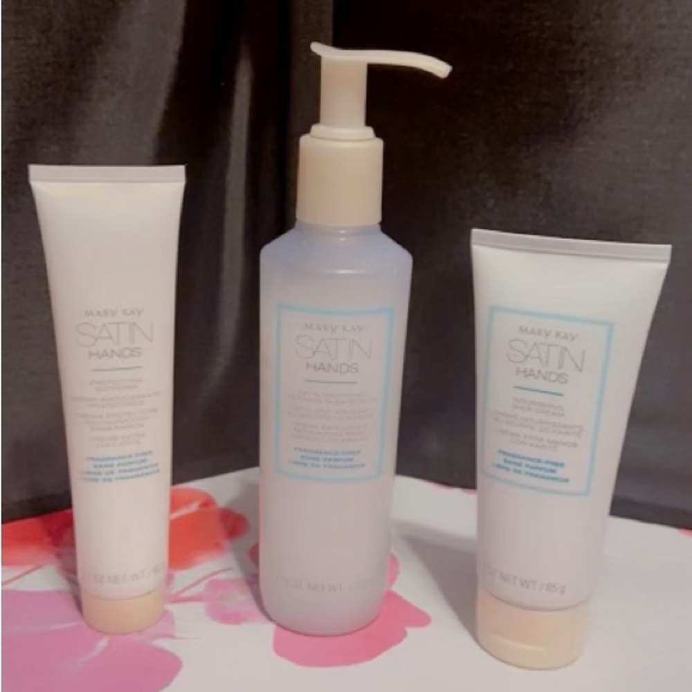 MARY KAY SATIN HANDS 3-PIECE PAMPERING SET